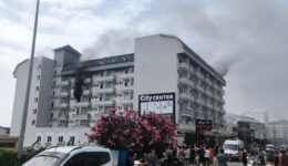 Alanya’da otel lojmanında yangın: 9 kişi dumandan etkilendi