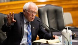 Sanders’tan “kampüslerde antisemitizmi, Müslüman karşıtlığını kınayan” karar teklifi