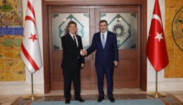 Cumhurbaşkanı Yardımcısı Yılmaz, KKTC Başbakanı Üstel ile görüştü