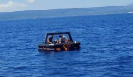 Balıkesir açıklarında 7’si çocuk, 21 düzensiz göçmen kurtarıldı
