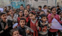 Gazze’de onlarca çocuk, yeniden okula gitmek istiyor