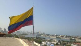 Kolombiya’da silahlı örgütden hükümete tehdit: Fidye için adam kaçırırız