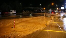 Muğla’da su hattında patlama: Kara yolu trafiğe kapatıldı