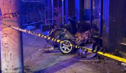 Kocaeli’de otomobil yayaya ve elektrik direğine çarptı: 1 ölü, 1 yaralı