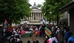 Filistin’e destek gösterilerine Londra’daki UCL öğrencileri de katıldı